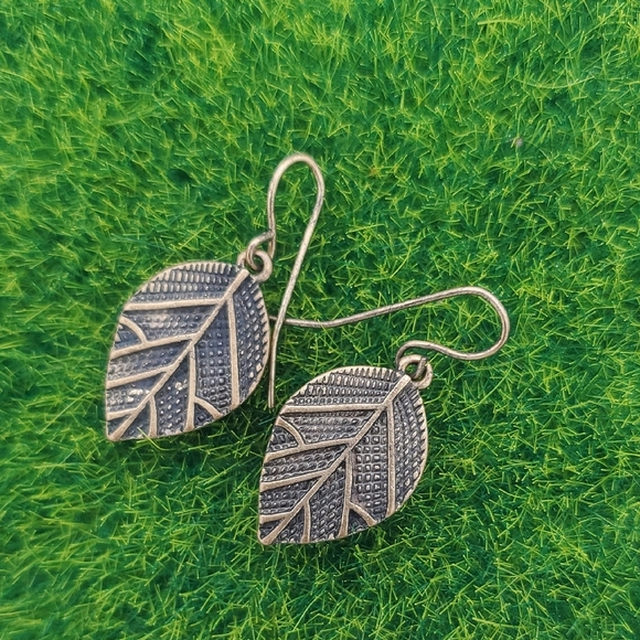 Bohemian Leaf Earrings E1018 - Picture 1 of 2